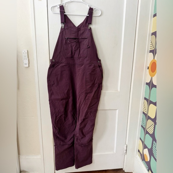 Duluth Trading Co Flexpedition Bib Overalls in Elderberry, size L - Picture 3 of 7